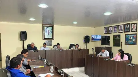 Vereadores de Caraúbas aprovam atualização de Plano de Cargos e Salários dos Servidores e analisam projetos do Poder Executivo