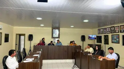 Câmara de Caraúbas realiza sessão ordinária e aprova projetos de interesse da população
