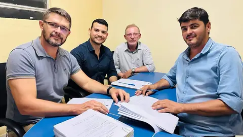 Presidente da Câmara de Caraúbas se reúne com equipe técnica e define metas para 2024