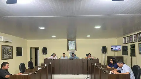 Câmara de Caraúbas realiza sessão ordinária e debate temas de interesse da população