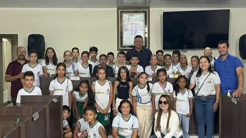 Câmara de Portas Abertas: Jovens Conhecem o Funcionamento do Legislativo