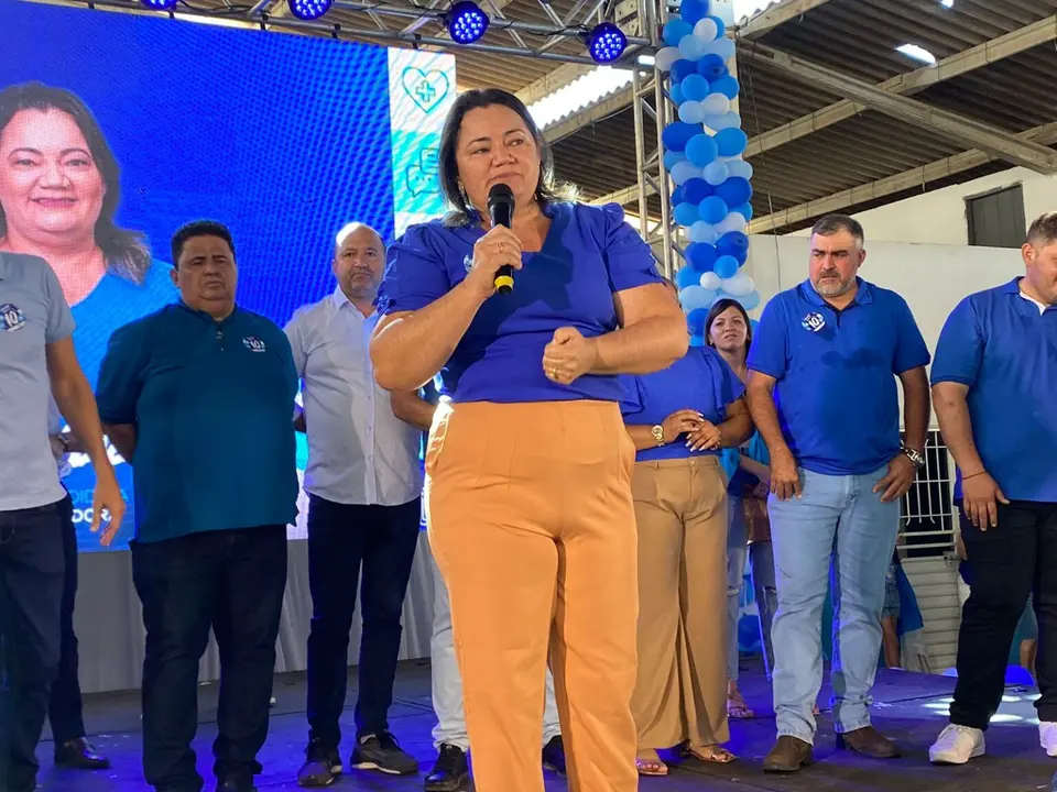 Neide tem candidatura a vereadora de Caraúbas homologada em convenção
