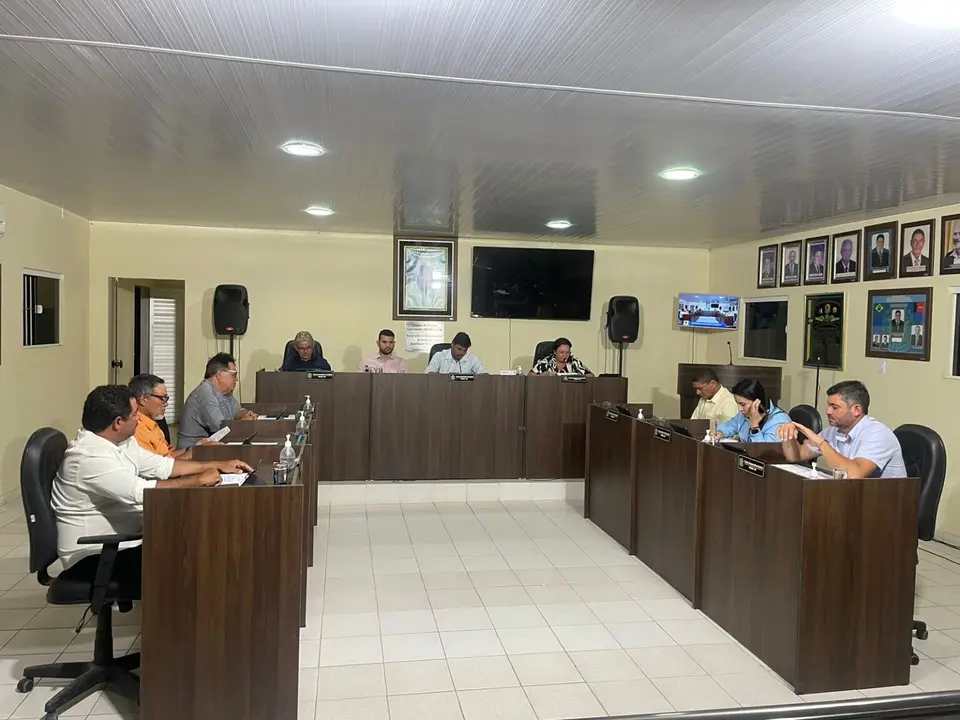 Câmara de Caraúbas realiza mais uma sessão ordinária e aprova projeto de autoria do Poder Executivo